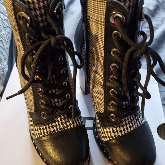 ALDO Women's Houndstooth Studded Black White Lace Up Block Heel Booties Size 7 - Picture 2 of 6